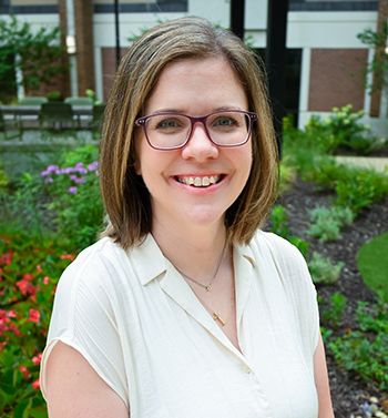Headshot of Elisabeth Webb